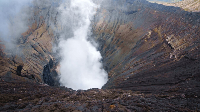 カルデラとは？火山でよく見かける「円形のくぼみ」 その種類と形成もさまざま！