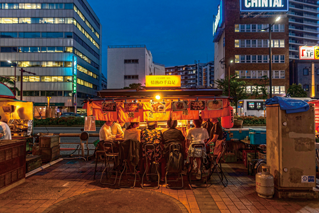 【博多の天神・渡辺通りの屋台⑥】屋台 情熱の千鳥足