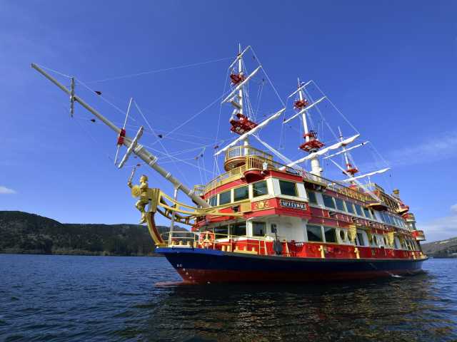 箱根 芦ノ湖 海賊船 遊覧船で湖上へ繰り出す 観光旅行メディア まっぷるトラベルガイド