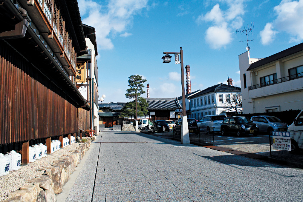 西条の観光ナビ 酒蔵通りで地酒づくしの旅 まっぷるウェブ