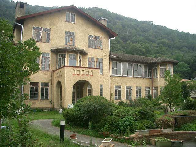 近江八幡でヴォーリズ建築めぐり ノスタルジックな西洋建築を見学 