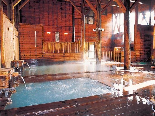 八幡平の秘湯をご案内 絶景露天風呂、湯治宿、天然の岩盤浴