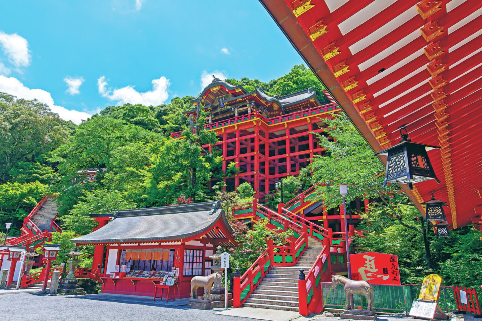 佐賀 日本三大稲荷 祐徳稲荷神社はパワースポット 恋愛成就にご利益あり 観光旅行メディア まっぷるトラベルガイド