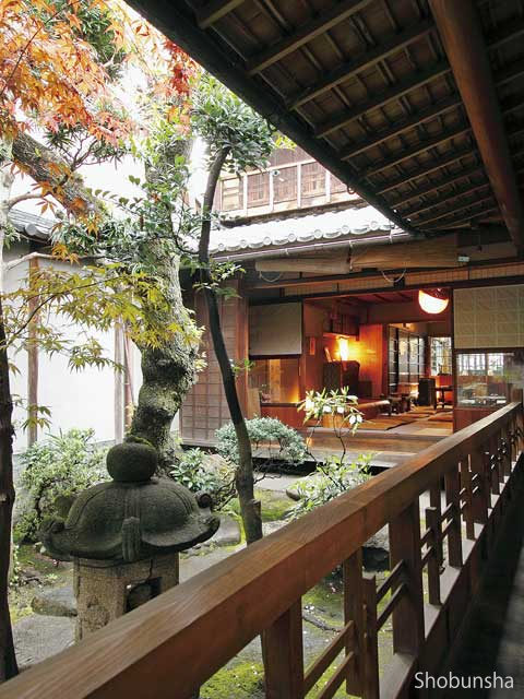 【ならまち×町家レストラン&カフェ】中庭を眺めながら味わう「茶房 暖暖」