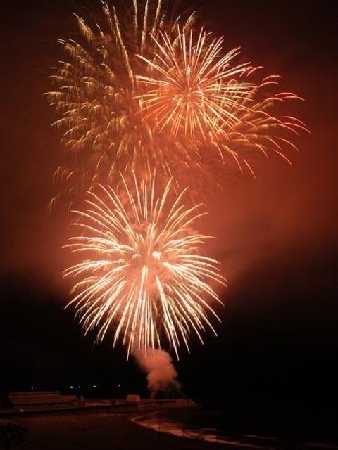 21年開催未定 にかほ市花火大会 新時代への音と光のメッセージ まっぷるトラベルガイド