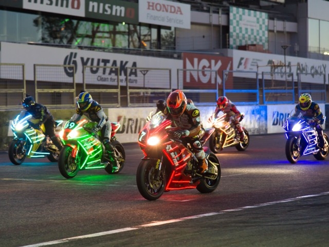 21年開催未定 鈴鹿サーキット 花火 ザ パフォーマンス まっぷるトラベルガイド