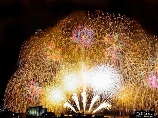 関西のおすすめの花火大会 21年版 打ち上げ数 開催日 人出など情報満載 まっぷるトラベルガイド