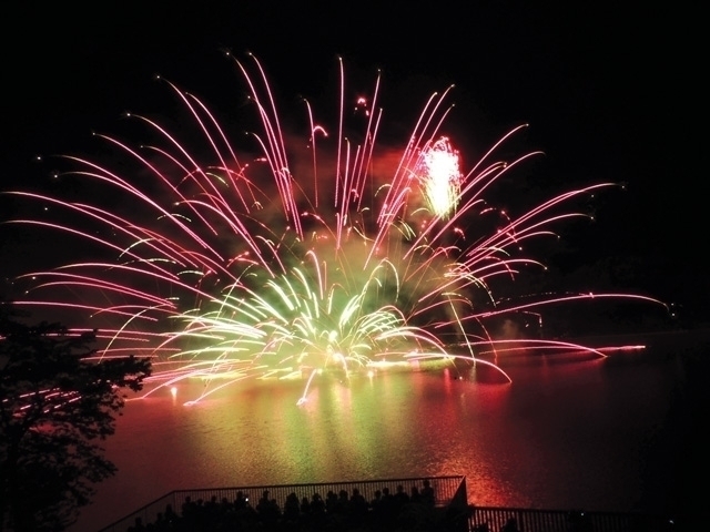 関東のおすすめの花火大会 21年版 打ち上げ数 開催日 人出など情報満載 まっぷるトラベルガイド 関東のおすすめの花火大会 21年版 打ち上げ数 開催日 人出など情報満載 まっぷるトラベルガイド