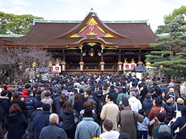 京都府のおすすめの初詣スポット 22版 参拝時間やアクセス 例年の人出など情報満載 まっぷるトラベルガイド