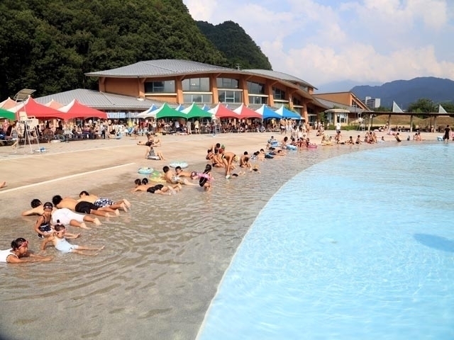 友だち 委員長 海外 ジャバ 山形 プール 発信 フラッシュのように素早く 驚いた