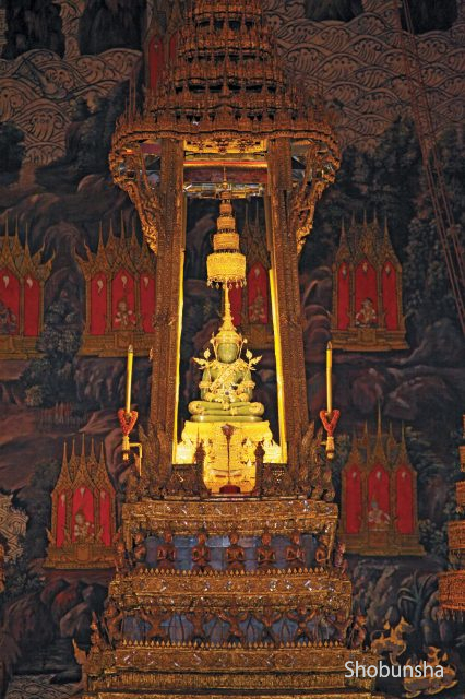 タイ寺院No.1の豪華さ ワット・プラケーオ&王宮のみどころ - まっぷる