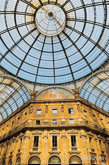 ミラノを象徴するゴシックの大聖堂 ドゥオモ周辺 - まっぷるウェブ