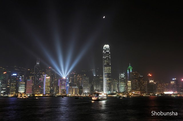 世界屈指の光のショー おすすめ香港夜景スポット 楽しみ方 まっぷるトラベルガイド