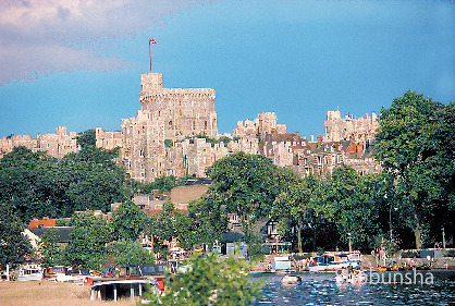 英国女王もお気に入りの城下町【ウィンザー＆イートン