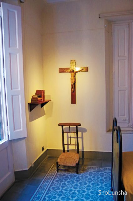 バルセロナで建築家ガウディの世界遺産を観る まっぷるトラベルガイド