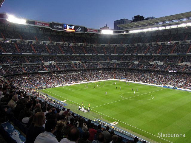 スペイン サッカー リーガ エスパニョーラ 熱狂の中へ まっぷるトラベルガイド