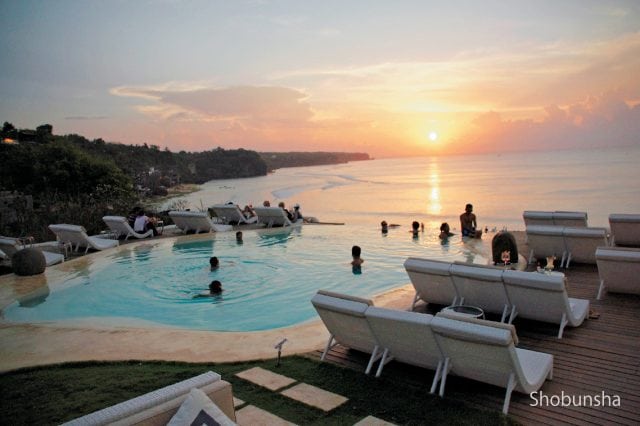 バリ島 絶景オーシャンビューレストランをチェック 観光旅行