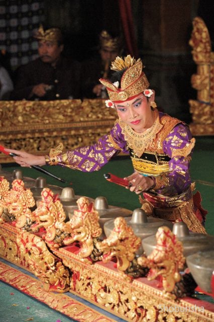 バリ舞踊】神聖で妖艶なバリ芸能の代表格を知る - まっぷるウェブ