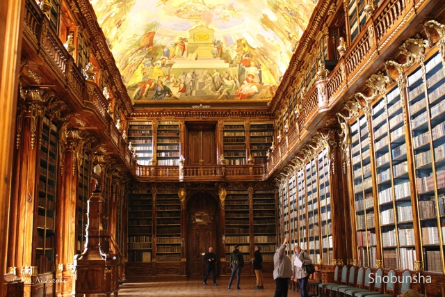 世界一美しい図書館のある チェコのストラホフ修道院を見学 観光旅行メディア まっぷるトラベルガイド