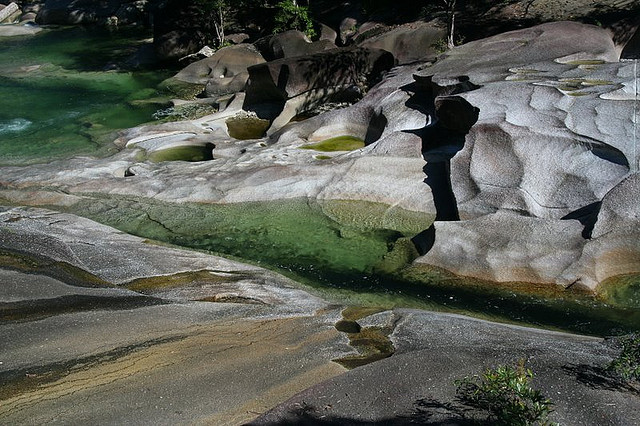 2543742065_6aa7fbf97f_z