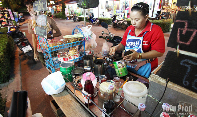 7548123320_4d77e2f26a_z