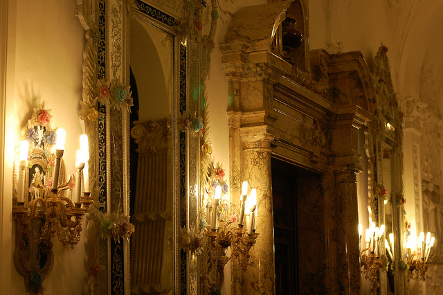 8880522392_d176f501ee_z