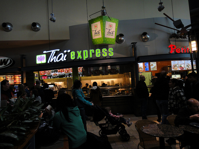 5583661025_136804b33e_z