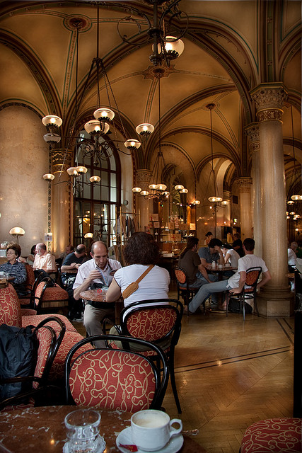 ウィーンのカフェ文化が生んだ 老舗カフェ 5選 まっぷるトラベルガイド