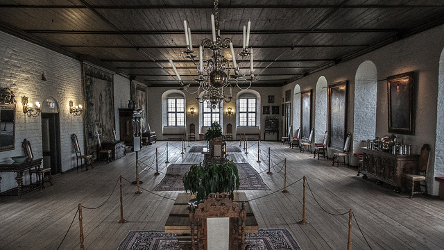 8843475928_622962bc58_z