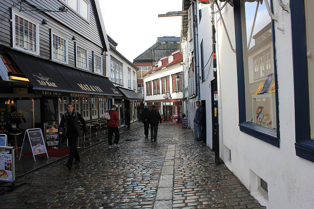 8012890376_5be35d0cab_z