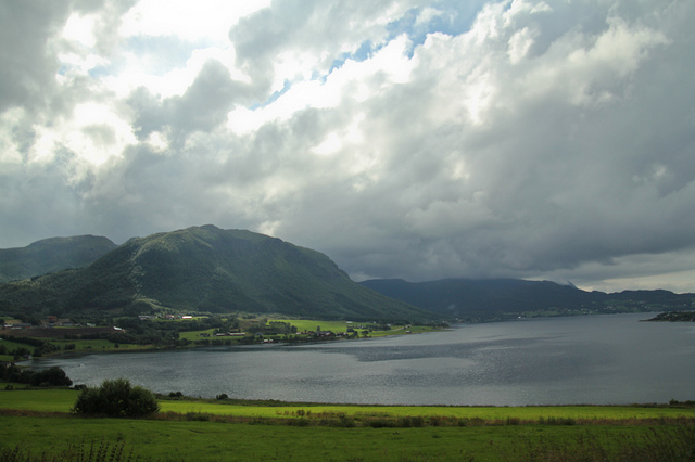 7728812860_c6d1751c3c_z