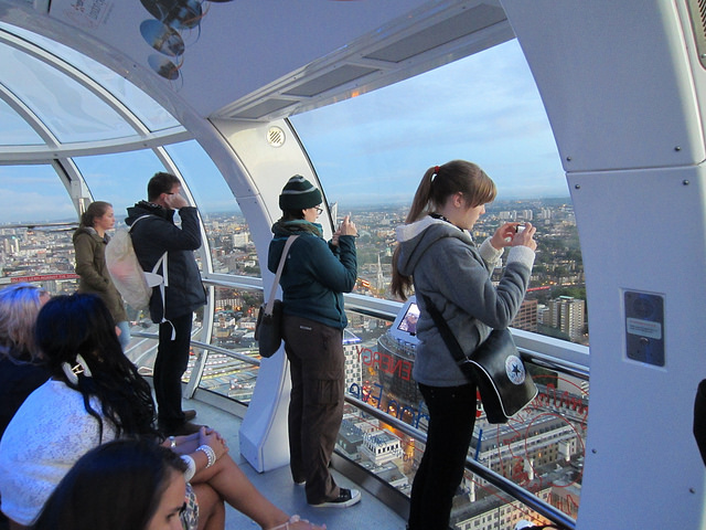 12249459054_ca56b106d0_z