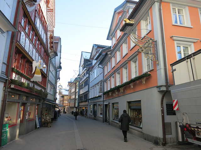 11483003155_9e40bb32ea_z