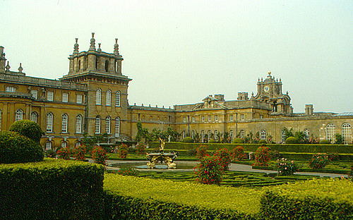 2739483865_d5e06bd565_z