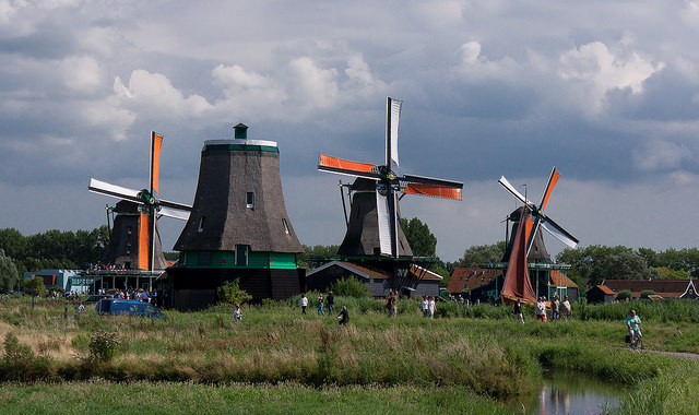 14882048313_81098d2ac1_z