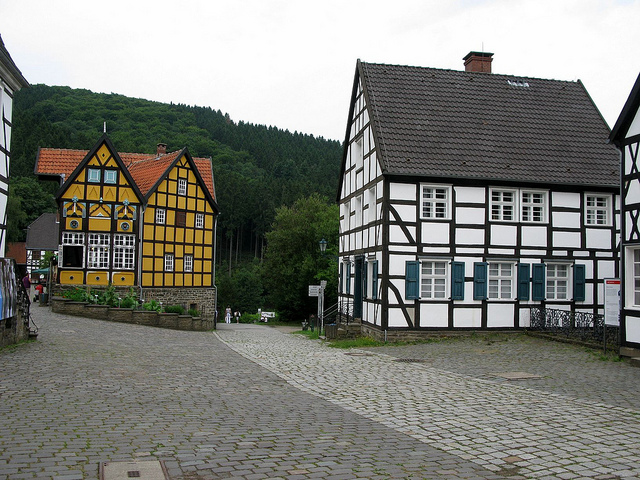 9531792227_ea6d58611d_z